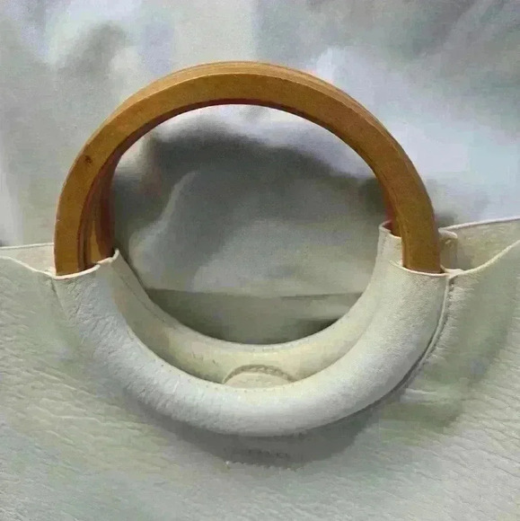 White faux Leather Tote - Picture 7 of 8